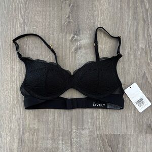 NWT Lively Lace No-Wire Push-Up (32A)